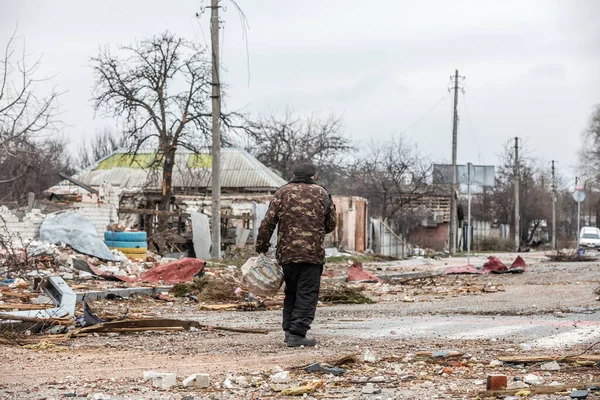 Chernihiv Ukraine 2022年5月5日 ウクライナ戦争 平和的な都市にロシアの侵略者の攻撃の結果としてチェルニヒフの街の混乱と破壊された家 — ストック写真