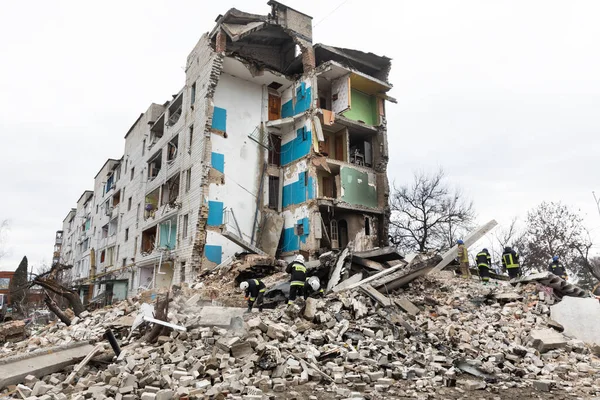 Borodyanka Ukraine Rpa 2022年6月6日 乌克兰战争 因俄罗斯侵略者的袭击而在Borodyanka街上造成的混乱和破坏 — 图库照片