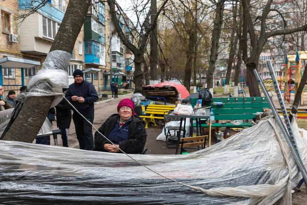 Bucha Ukraine Apr 2022 Die Bewohner Von Bucha Aus Wohnungen — Stockfoto