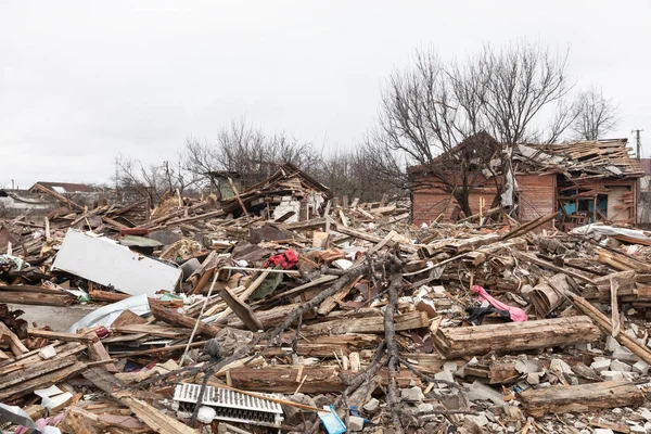 Chernihiv Reg Ukraine Apr 2022年 俄罗斯对乌克兰的战争 由于俄罗斯侵略者的袭击 切尔尼赫夫地区的房屋被完全摧毁 一片混乱 — 图库照片
