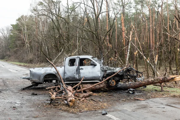 War Ukraine Burnt Car Damaged Trees Traces Russian Army Invasion — Stock Photo, Image