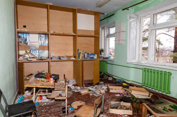 Chernihiv Reg Ukraine Apr 2022 Chaos Disorder Partially Destroyed School — стокове фото
