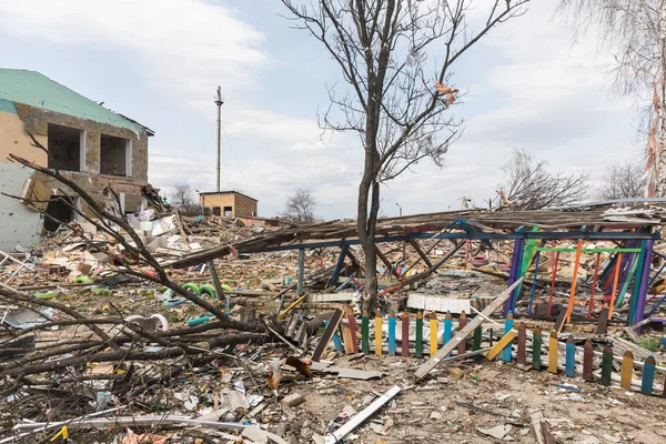 Makariv Ukraine Apr 2022年3月23日 俄罗斯占领军入侵乌克兰 摧毁幼稚园 3月26日晚上俄罗斯人向它扔炸弹 — 图库照片