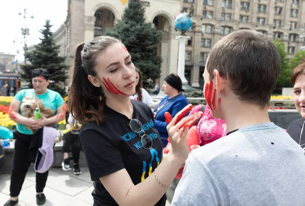Kyiv Ukraine May 2022 Wifes Mothers Kids Ukrainian Soldiers Members — Zdjęcie stockowe