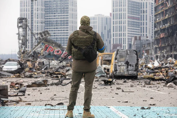 Kyiv Ukraine Mar 2022年 乌克兰战争 3月21日 俄罗斯在基辅发动袭击 摧毁了购物中心 据紧急救援部门称 至少有6人死亡 — 图库照片