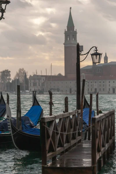 Blick Auf Den Canal Grande Mit Venezianischer Gondel Und Basilica — Stockfoto