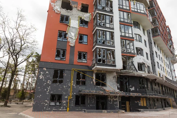 Irpin Ukrajina Květen 2022 Ruská Válka Proti Ukrajině Rezidenční Budova — Stock fotografie