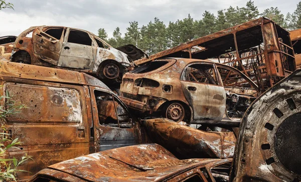 Irpin Ukraine Jun 2022 Krieg Der Ukraine Zerstörte Autos Inmitten — Stockfoto