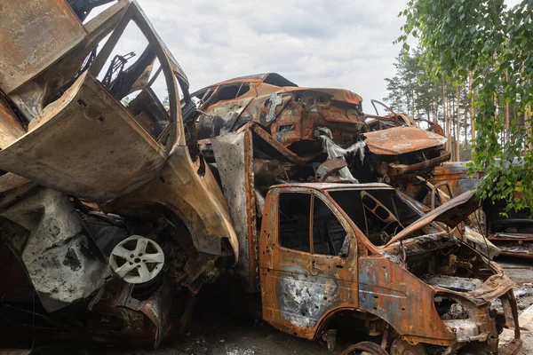 Irpin Ukraine Jun 2022 Krieg Der Ukraine Zerstörte Autos Inmitten — Stockfoto