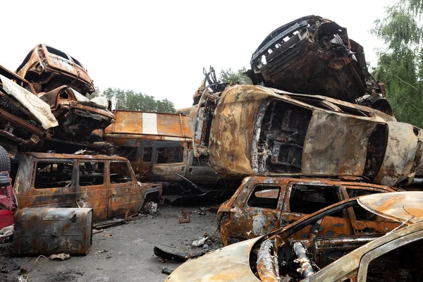 Irpin Ucrania Junio 2022 Guerra Ucrania Coches Destruidos Medio Del —  Fotos de Stock