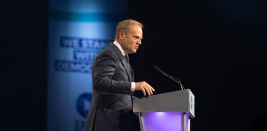 ROTTERDAM, NETHERLANDS - 31 Mayıs 2022: Eski Avrupa Konseyi Başkanı Donald Tusk Avrupa Halk Partisi genel başkanlığı görevinden ayrılacak. Muhalefet lideri olarak iç siyasete geri döndü
