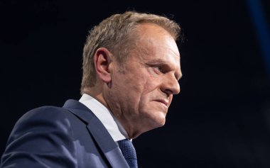 ROTTERDAM, NETHERLANDS - 31 Mayıs 2022: Eski Avrupa Konseyi Başkanı Donald Tusk Avrupa Halk Partisi genel başkanlığı görevinden ayrılacak. Muhalefet lideri olarak iç siyasete geri döndü