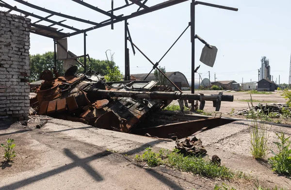 Chernihiv Reg Ucrania Junio 2022 Guerra Ucrania Tanque Quemado Destruido —  Fotos de Stock