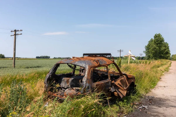 Chernihiv Reg Ukraine Jun 2022 Burned Out Car Side Road — Stockfoto