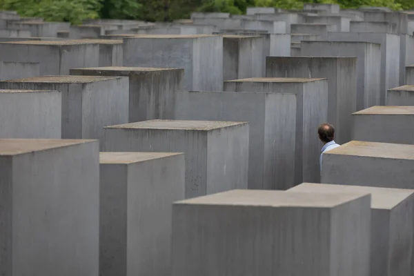 Berlín Alemania Junio 2022 Hombre Judío Visitando Memorial Del Holocausto — Foto de Stock