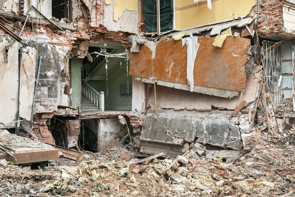 Kharkiv Ukraine Jul 2022 Completely Destroyed Residential Apartment Building Visible —  Fotos de Stock