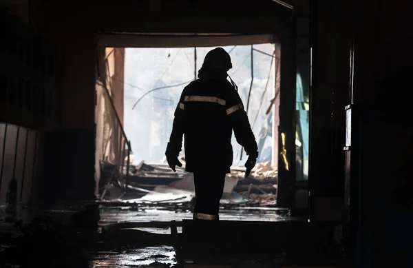 Kharkiv Ukraine Jul 2022 Silhouette Firefighter Visible Hallway Heavily Damaged — Fotografia de Stock