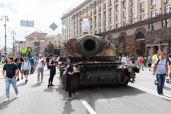 Kyiv Ukraine Aug 2022 Exhibition Destroyed Russian Equipment Being Organized — Stock Photo, Image