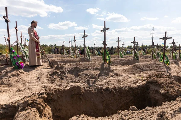 Bucha Ukraine Sep 2022 Burial Remains Unidentified Two Identified People — Φωτογραφία Αρχείου