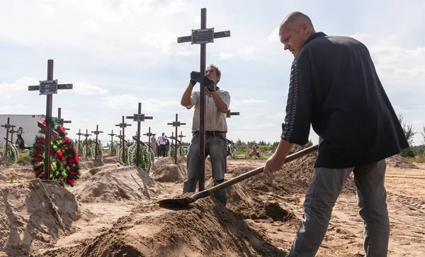 Bucha Ukraine Sep 2022 Burial Remains Unidentified Two Identified People — Stock Photo, Image