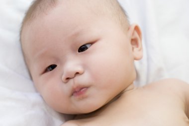 gülümseyen Asya bebek