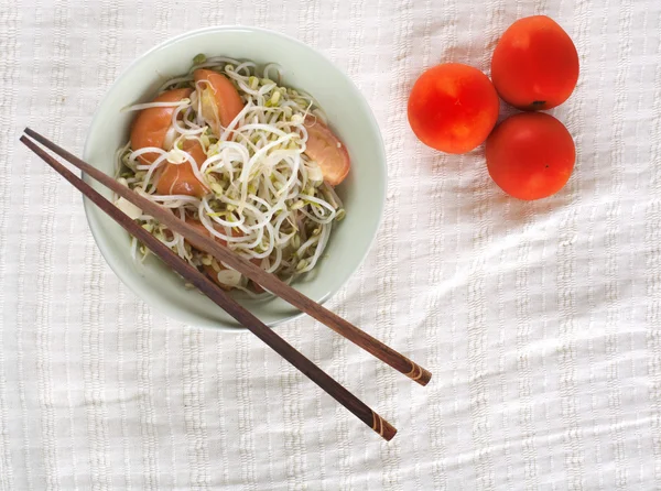 Malaysian chinese fried bean sprout with tomatoes — Stock Photo, Image