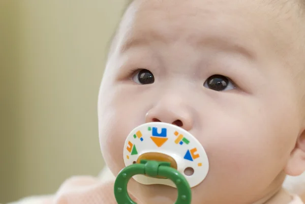 Sorridente asiatico bambino — Foto Stock