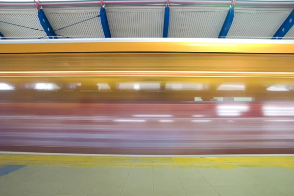 Train station with motion blur — Stock Photo, Image
