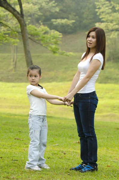 Asiática madre e hija — Foto de Stock