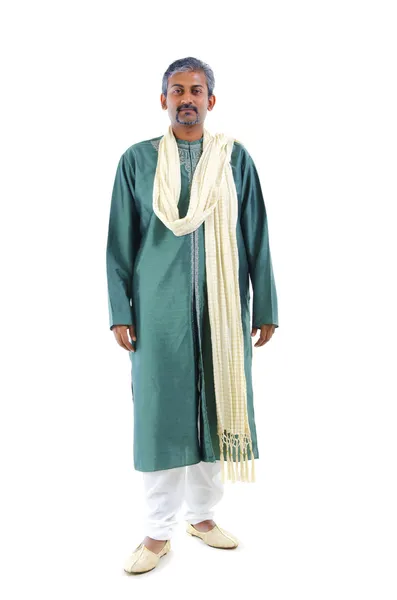 Uomo indiano dall'aspetto serio — Foto Stock