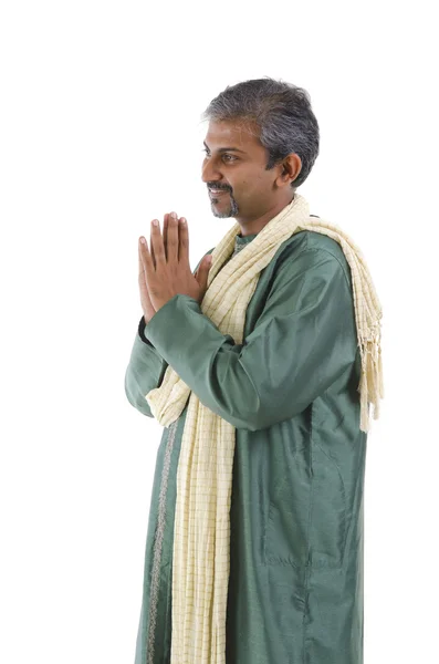 Indien mâle en robe dhoti — Photo