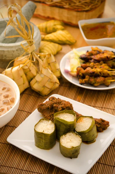 马来 hari 拉雅食品 lemang — 图库照片