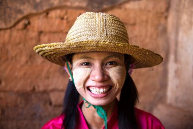 Casual myanmar kız