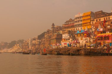 Ghats antik kent varanasi, Hindistan içinde