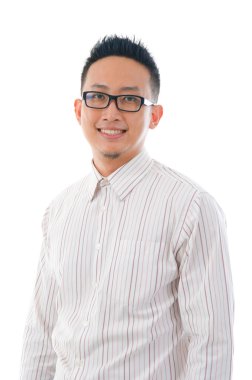 Kendine güvenen, beyaz zemin üzerine izole iş adamı arıyor