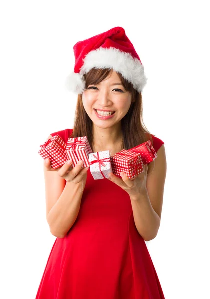 Όμορφο ασιατικό κορίτσι με πολλά δώρα κατά τη διάρκεια των Χριστουγέννων — Φωτογραφία Αρχείου
