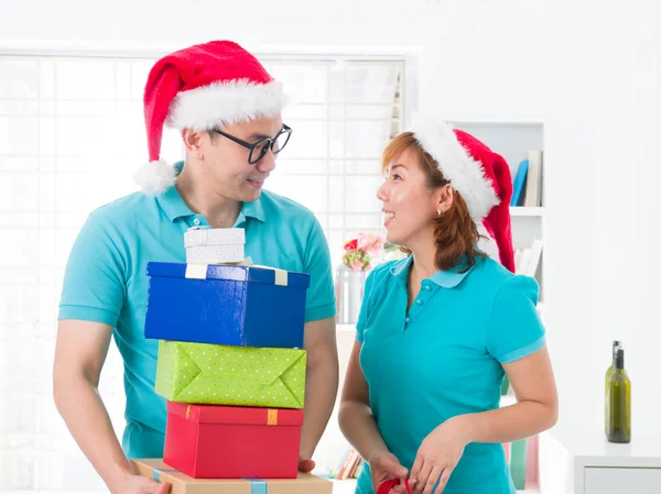 Asiática pareja estilo de vida celebración Navidad foto — Foto de Stock