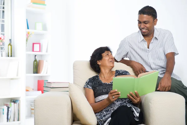 Hint aile fotoğrafı, oğul ve anne.