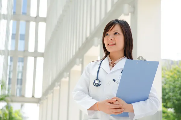 Asiatico femmina medico studente — Foto Stock