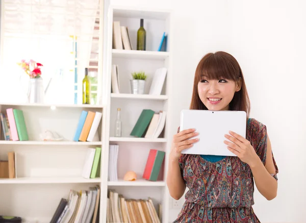 Chinese female tablet — Stock Photo, Image