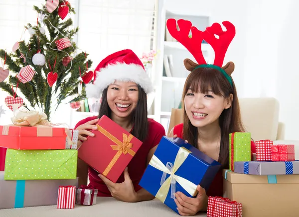 Amici asiatici celebrazione di Natale, cinese sud-est asiatico e Fotografia Stock