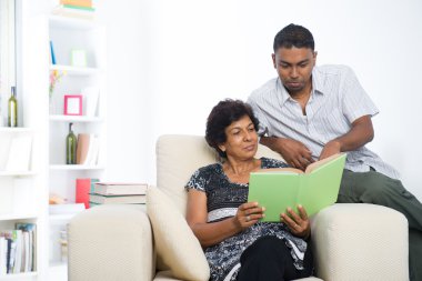 Hint aile yaşam fotoğraf okuma, anne ve oğlu