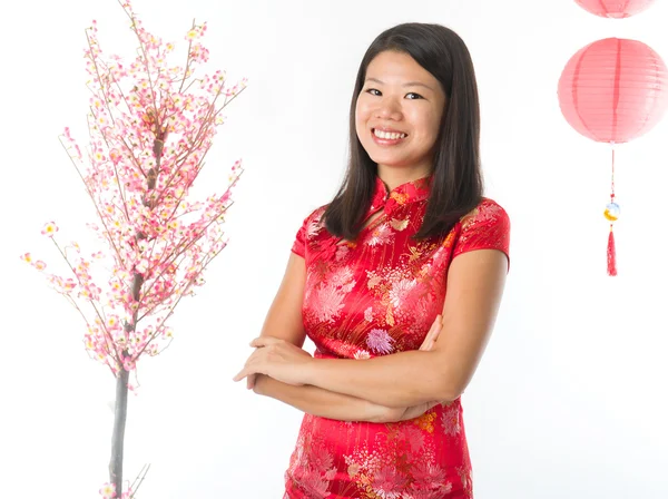 Feliz año nuevo chino chica asiática. Asiática chica haciendo saludo —  Fotos de Stock