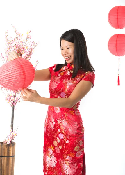 Menina chinesa se preparando para o ano novo chinês — Fotografia de Stock