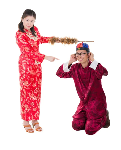 Asian bride punishing his groom — Stock Photo, Image