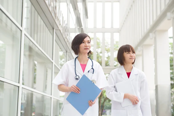 Asian medical doctors — Stock Photo, Image