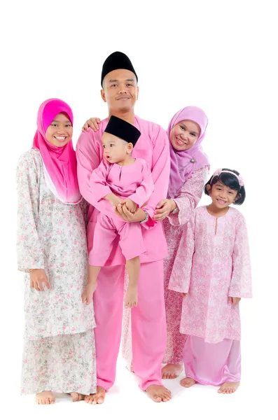 Família malaia durante hari raya — Fotografia de Stock