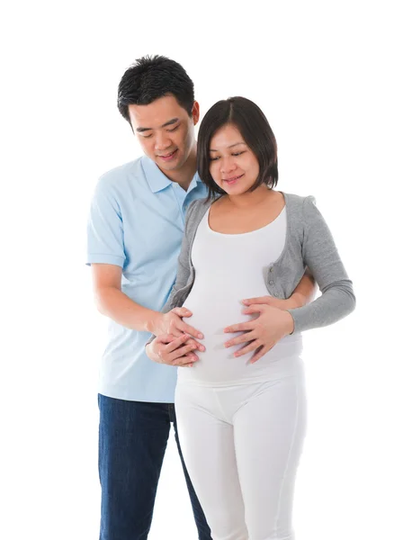 Chinese pregnant couple — Stock Photo, Image