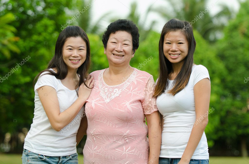 Chinese mother and daughter