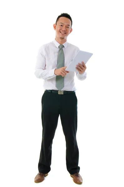 Asian business man holding a digital touch screen tablet compute — Stock Photo, Image